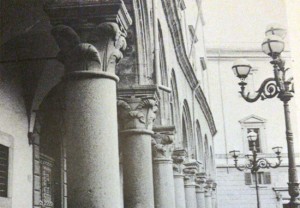 Viterbo - I lampioni a piazza del comune