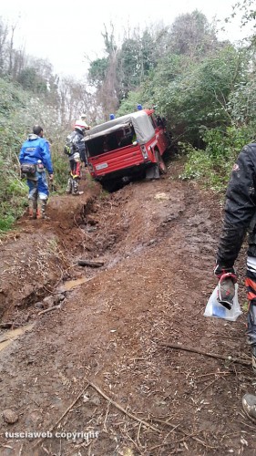 Vetralla - I soccorsi ad Antonio Vestri dopo l'incidente con la moto da cross