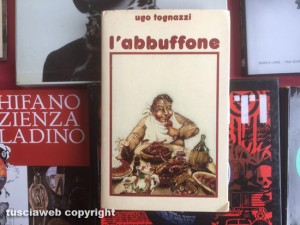 Viterbo - Il mercatino Paper only