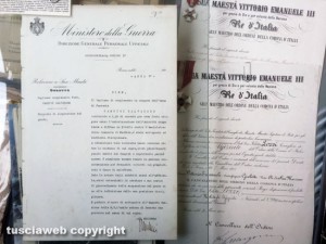 Viterbo - Il mercatino Paper only