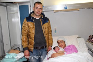 Primo nato nella Tuscia del 2016 - Anwar Mechhouri e mamma Khadija e papà Mostafa