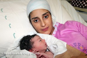 Primo nato nella Tuscia del 2016 - Anwar Mechhouri e mamma Khadija Ouadif