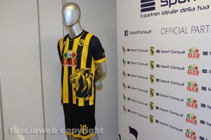 Sport - Calcio - Viterbese - La presentazione delle nuove maglie da gioco - Il kit da casa