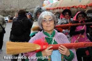 Viterbo - La calza della Befana più lunga del mondo 2016