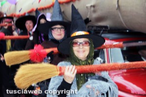 Viterbo - La calza della Befana più lunga del mondo 2016