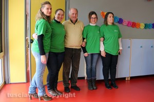 Viterbo - Lo staff del nuovo asilo "Il nido a colori"
