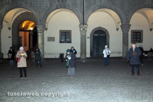 Viterbo - Unioni civili - Sentinelle in piazza del Comune