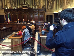 Viterbo - Strade dissestate - Le telecamere di Rai 1 in città