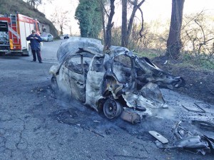 Vignanello - Auto in fiamme