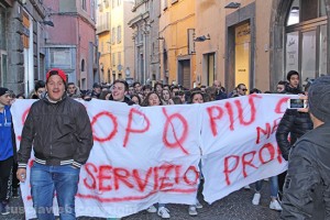 Viterbo - La protesta degli studenti contro Cotral