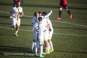 Sport - Calcio - Viterbese - I gialloblù festeggiano il definitivo 2-0