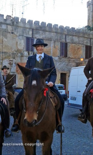 Montalto di Castro -  Miss Italia Alice Sabatini buttero nella cavalcata di Sant'Antonio 
