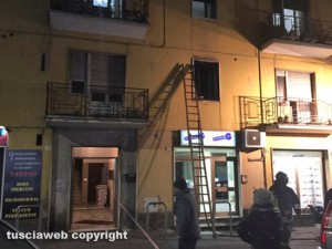 Viterbo - Via Marini - L'intervento dei vigili del fuoco