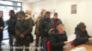 Pd - La fila per il tesseramento al circolo di via Saffi