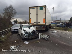Sutri - Incidente sulla Cassia - Coinvolte due auto e un tir