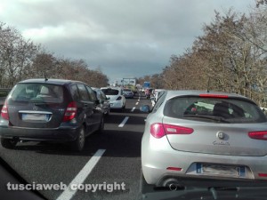 Incidente - Il traffico rallentato sulla superstrada