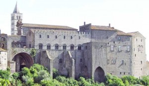 Palazzo dei Papi con la torre
