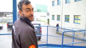 Marco Mengoni corriere Amazon per i fan 