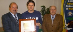 Viterbo - La consegna della targa a Damato