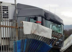 Sutri - Incidente sulla Cassia -  Coinvolte due auto e un tir