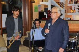 Michele Villetti, Daniele Raimondi e Leonardo Corradi con Ernesto Bruziches