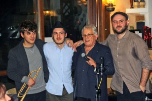 Michele Villetti, Daniele Raimondi e Leonardo Corradi con Ernesto Bruziches