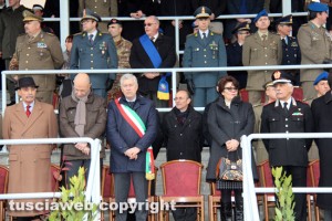 Viterbo - Scuola sottufficiali dell'Esercito - Toscani De Col nuovo comandante - Le autorità