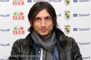 Sport - Calcio - Viterbese - Il capitano Stefano Scardala durante la presentazione delle nuove maglie da gioco
