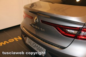 Viterbo - La Renault Talisman nella concessionaria Regie Auto
