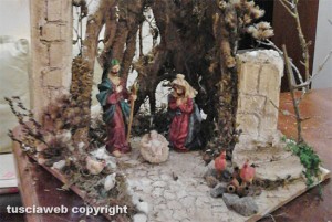 Marta - Presepe fatto a mano con radici di albero da Giosuè Borriello