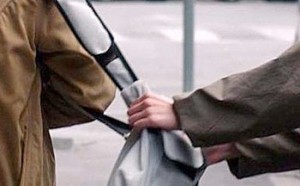 Uno scippo - Foto di repertorio