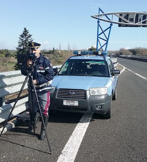 Polizia stradale - Eccesso di velocità, i controlli col telelaser per 