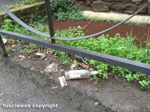 Ronciglione - Discarica a cielo aperto in via delle Cartiere