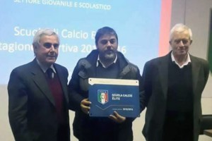 Sport - Calcio - La Figc proclama il Pianoscarano "Scuola calcio elite", un'immagine della premiazione
