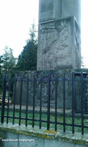 Viterbo - Il monumento al parco dell'aeronautica