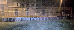 Lo striscione di Blocco Studentesco