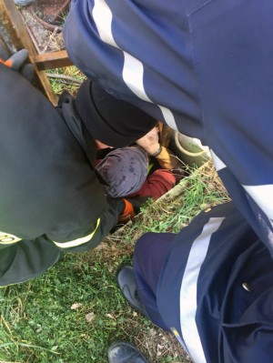 Bagnoregio - Cane caduto in un tombino salvato dai Vigili del fuoco