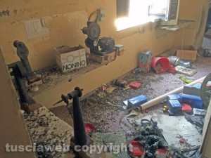 Viterbo - Teatro Genio - Gli avvolgi pellicola nella cabina