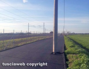 Tarquinia - Un palo in mezzo alla strada Pidocchio