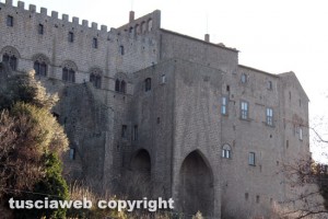 Viterbo - La torre di palazzo dei Papi