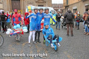 Viterbo - Carnevale - Corsa delle carriole - La squadra vincitrice Maco&Mero