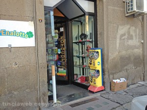 Viterbo - La tabaccheria Angolo della Speranza