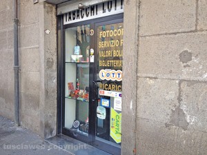 Viterbo - La tabaccheria Angolo della Speranza
