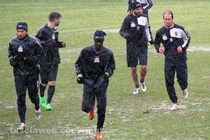 Sport - Calcio - Viterbese - L'allenamento di ieri al Rocchi, sotto la pioggia battente