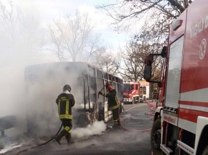 Soriano nel Cimino - A fuoco autobus