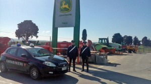 Tuscania - I trattori recuperati dai carabinieri 