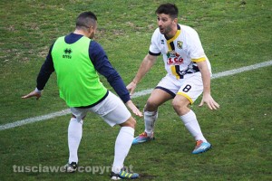 Sport - Calcio - L'esultanza di Selvatico e Nuvoli, la Viterbese è capolista solitaria