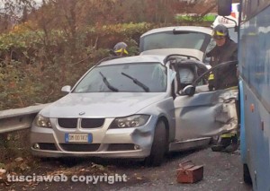 Viterbo - Auto contro pullman sulla Cimina