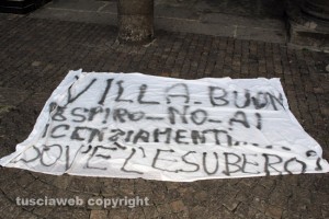Villa Buon respiro - Sit in dei sindacati in piazza del Comune