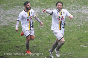Sport - Calcio - Viterbese - L'esultanza di Invernizzi dopo l'1-0